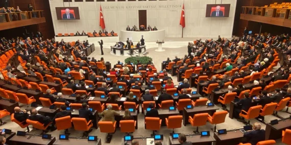 Meclis’te “Ayı” Tartışması Büyüyor, Gerginlik İkinci Güne Taşındı!