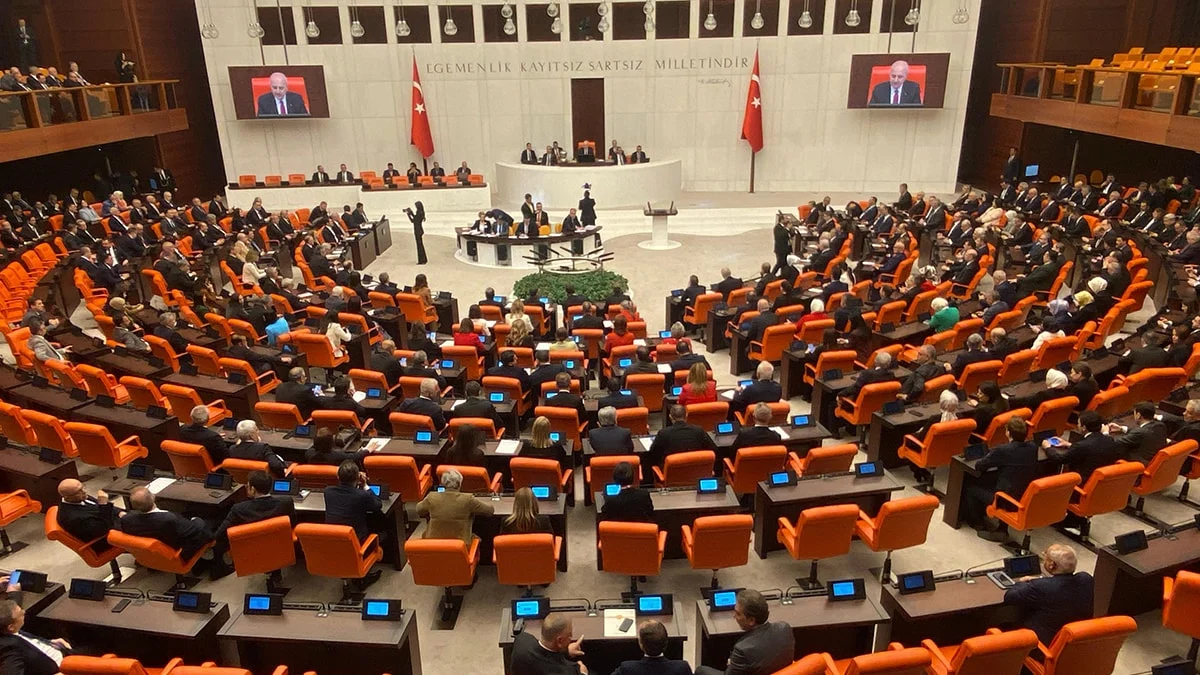 Meclis hakaret