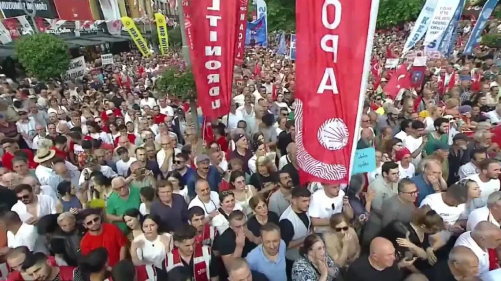 Millet İradesine Sahip Çıkıyor trabzon