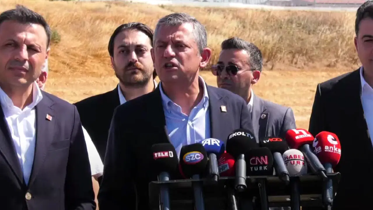 özgür özel