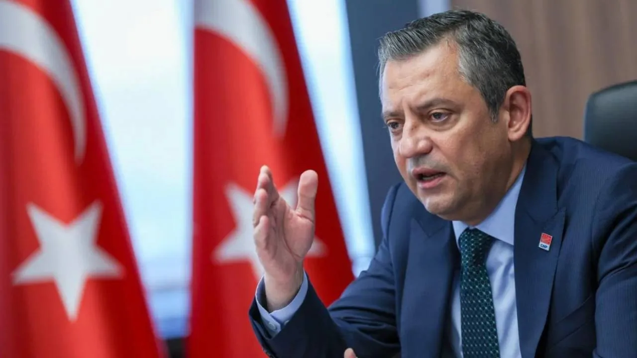özgür özel
