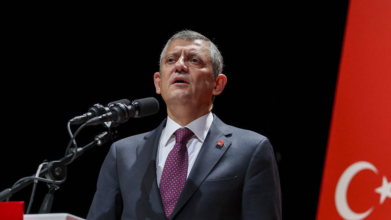 özgür özel