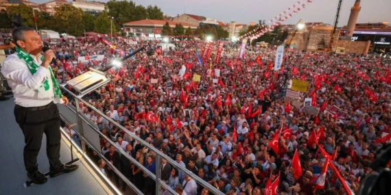 İstanbul Valiliği Açıkladı: İl Genelinde 3 Gün Miting Yasağı!