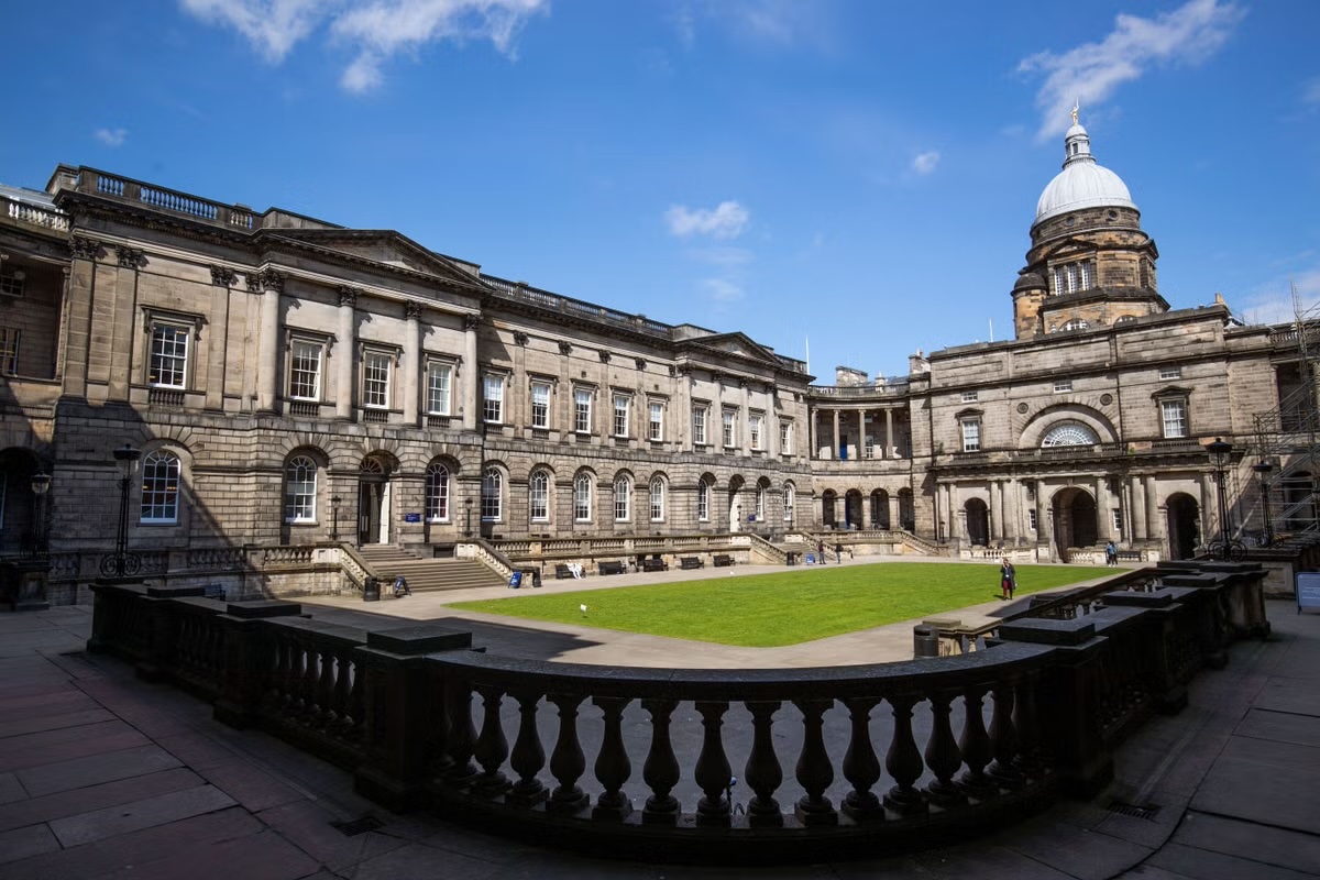 Edinburgh Üniversitesi’nin “Kafatası Odası” Yeniden Gündemde