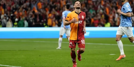 Galatasaray’ın Eski Yıldızı Dries Mertens Futbola Veda Etti