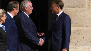 Fransa hükümet düştü