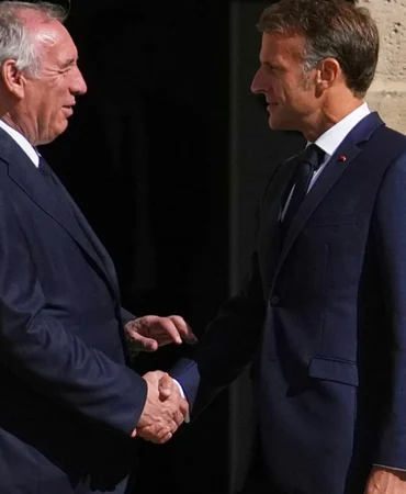 Fransa hükümet düştü