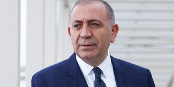 CHP’de Gürsel Tekin İhraç Edildi