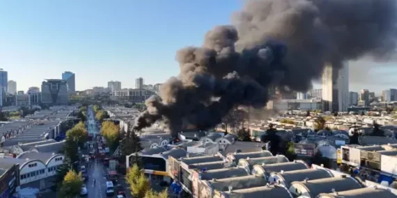 Bağcılar İSTOÇ’ta Büyük Yangında 17 İş Yeri Hasar Gördü