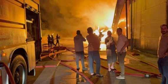 Samsun Tekkeköy’de Kereste Fabrikasında Büyük Yangın
