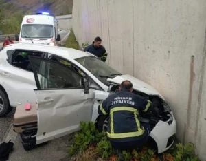 Tokat Virajı Alamayan Otomobil