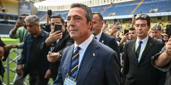 Fenerbahçe’de Seçim Heyecanı: Ali Koç Oylama Devam Ederken Canlı Yayına Çıktı