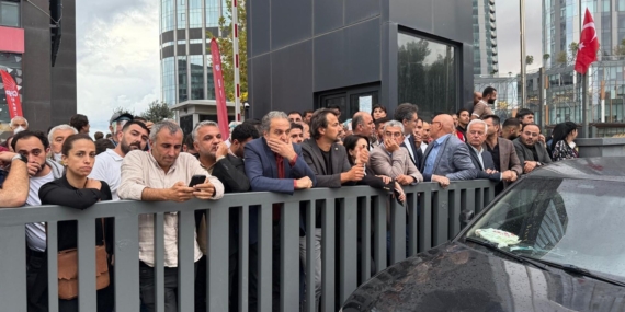 CHP İl Başkanlığı Polis Ablukası Altında