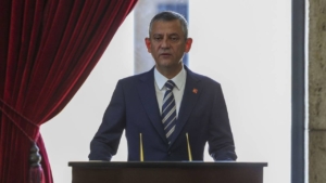 özgür özel