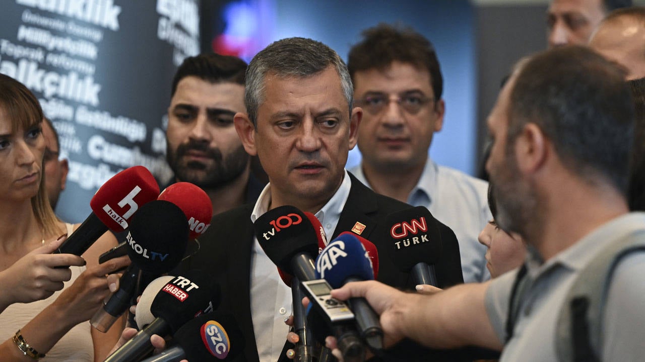 özgür özel
