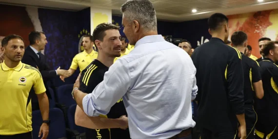 Sadettin Saran Görevine Başladı: Futbolculara Konuşma Yaptı